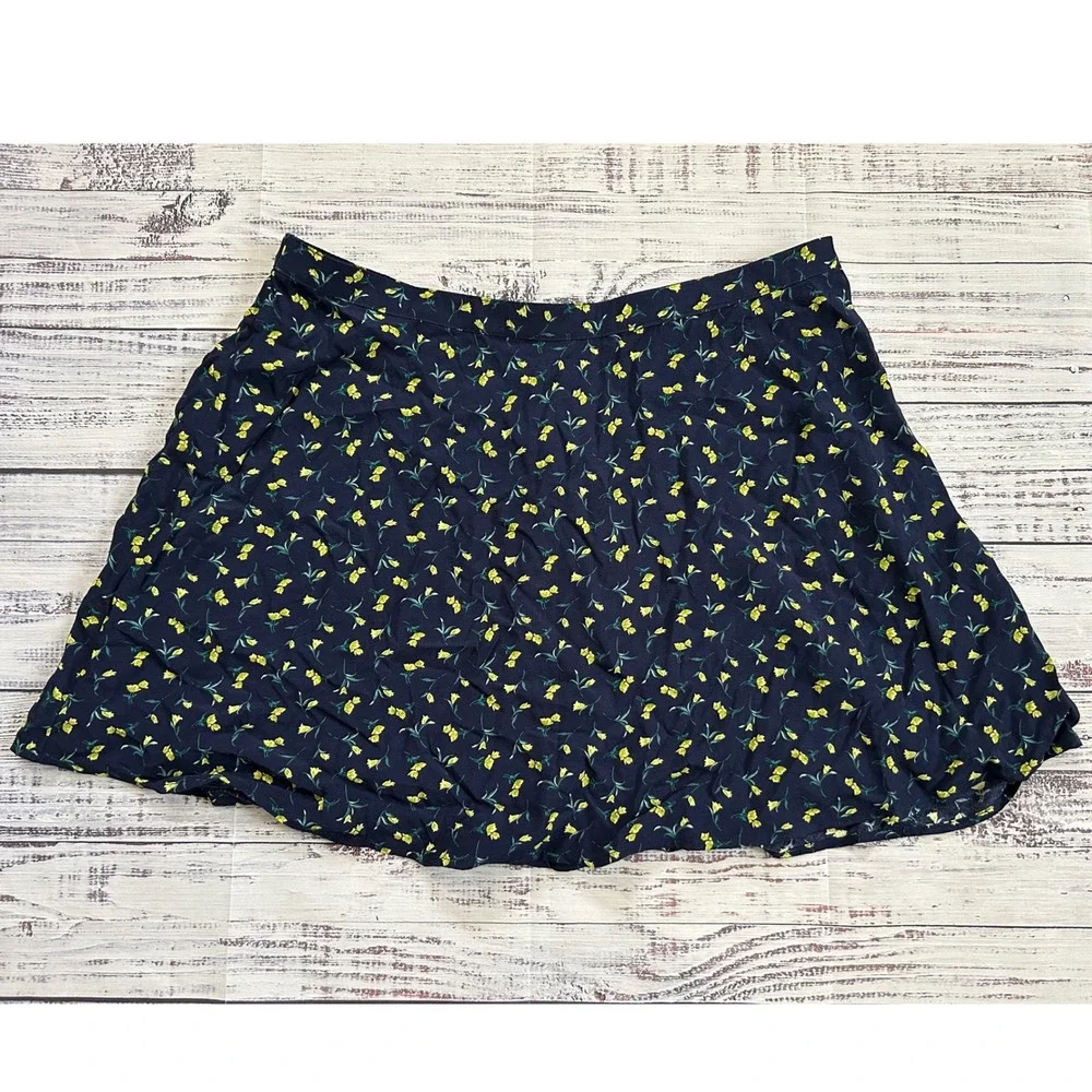 GAP Navy Blue Floral Print Mini Skirt Women's Size L Cute Trendy